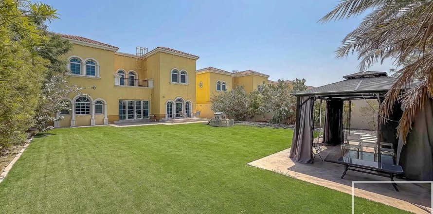 Villa de 3 dormitorios en Jumeirah Park, UAE No. 222558
