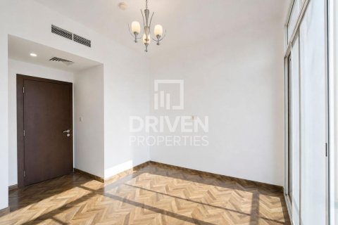 Здание с 4 спальнями в District 15, ОАЭ №218694 4