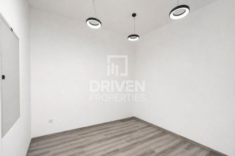 Здание с 4 спальнями в District 15, ОАЭ №218694 8