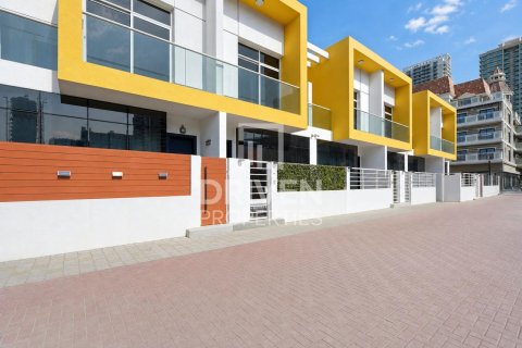 Здание с 4 спальнями в District 15, ОАЭ №218694 29