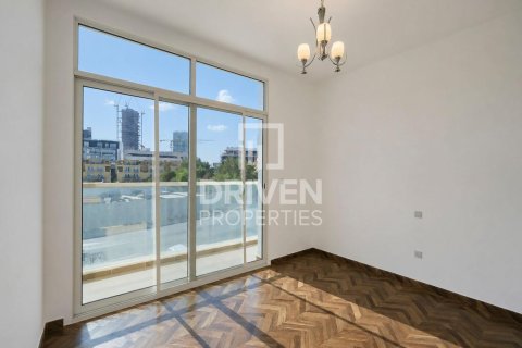 Здание с 4 спальнями в District 15, ОАЭ №218694 5