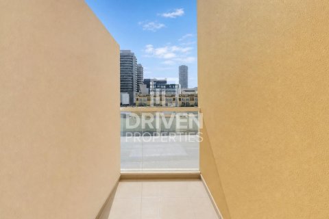 Здание с 4 спальнями в District 15, ОАЭ №218694 21
