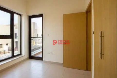 Villa de 3 chambres à International City, UAE No. 39689 6