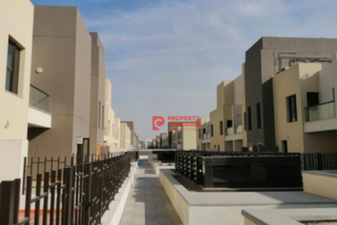 Villa de 3 chambres à International City, UAE No. 39689 7