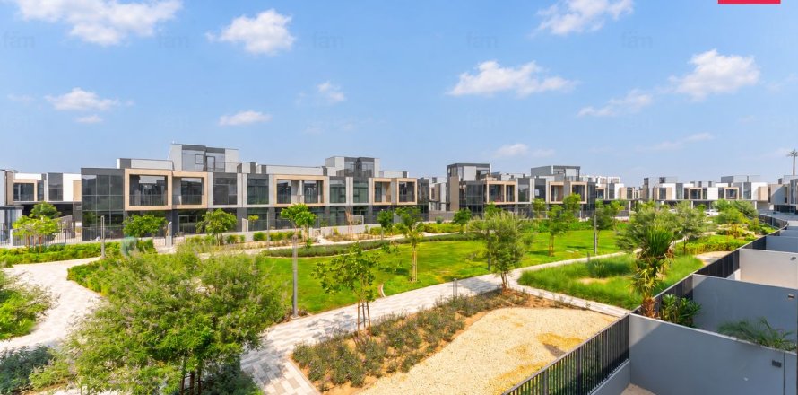 Villa de 4 dormitorios en Dubai, UAE No. 223777