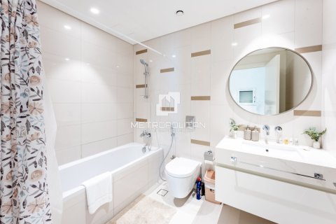 Appartement de 2 chambres à EMAAR Beachfront, UAE No. 128354 22
