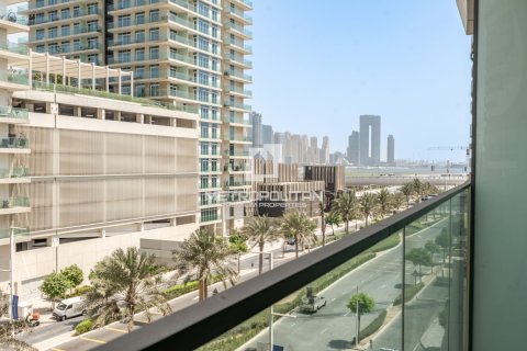 Appartement de 2 chambres à EMAAR Beachfront, UAE No. 128354 3