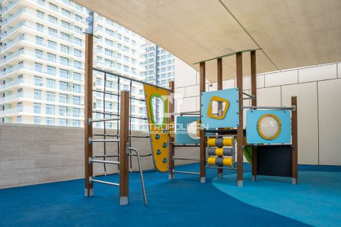 Appartement de 2 chambres à EMAAR Beachfront, UAE No. 128354 27