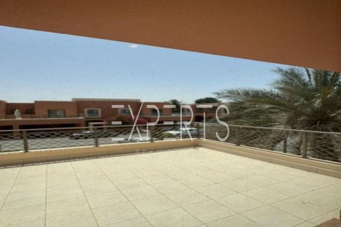 Villa de 4 dormitorios en Abu Dhabi, UAE No. 224251 10