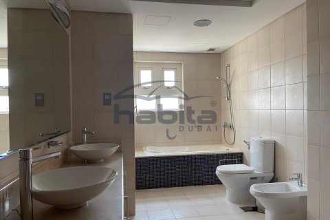 2 bedrooms Apartment in Shoreline Apartments, UAE No. 35137 10