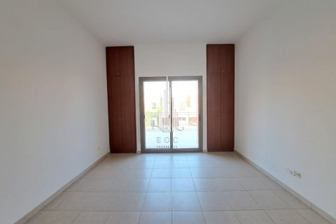 Villa de 4 dormitorios en Abu Dhabi Gate City, UAE No. 37511 9