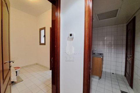 Villa de 4 dormitorios en Abu Dhabi Gate City, UAE No. 37511 26