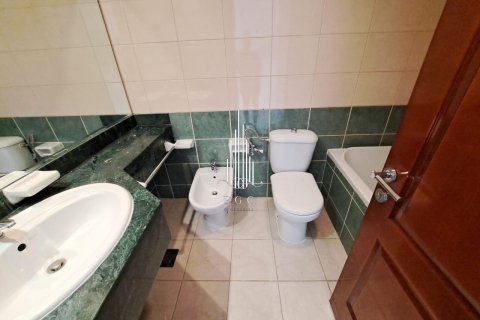 Villa de 4 dormitorios en Abu Dhabi Gate City, UAE No. 37511 30