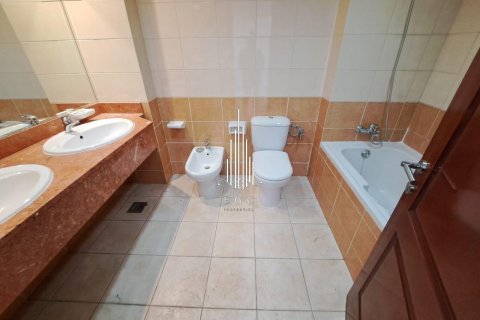 Villa de 4 dormitorios en Abu Dhabi Gate City, UAE No. 37511 31