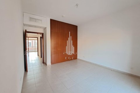 Villa de 4 dormitorios en Abu Dhabi Gate City, UAE No. 37511 12