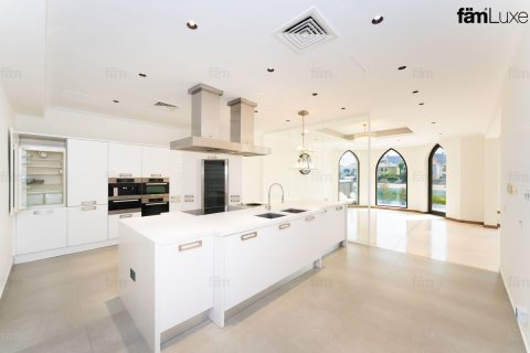 4 bedrooms Villa in Palm Jumeirah, UAE No. 222414 6
