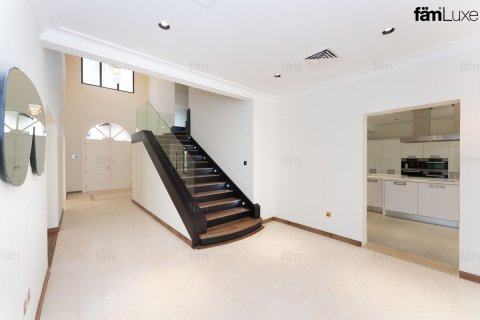 4 bedrooms Villa in Palm Jumeirah, UAE No. 222414 11