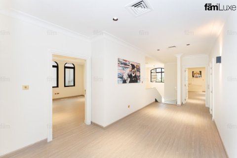 4 bedrooms Villa in Palm Jumeirah, UAE No. 222414 20