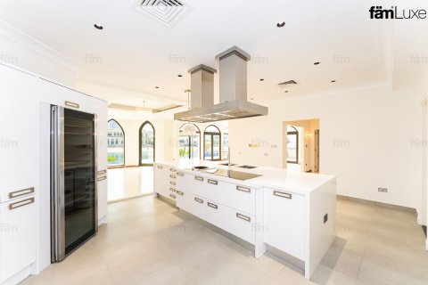 4 bedrooms Villa in Palm Jumeirah, UAE No. 222414 4