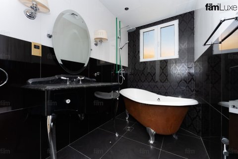 4 bedrooms Villa in Palm Jumeirah, UAE No. 222414 13