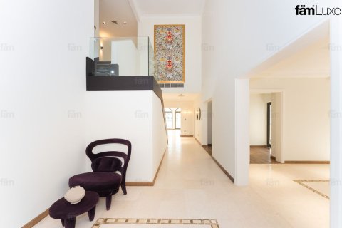 4 bedrooms Villa in Palm Jumeirah, UAE No. 222414 9