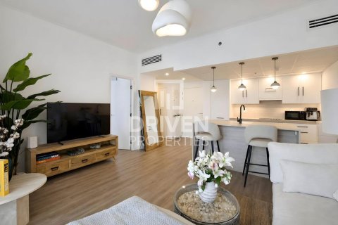 Studio Apartment in Burj Views, UAE No. 211416 3