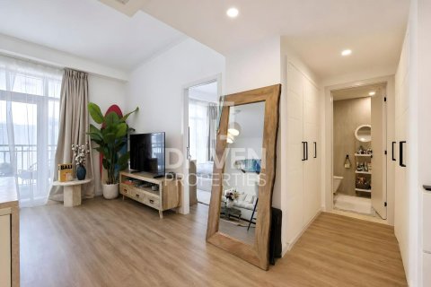 Studio Apartment in Burj Views, UAE No. 211416 4