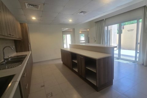 3 bedrooms Townhouse in Ras Al Khaimah, UAE No. 183632 12