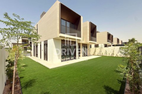 5 bedrooms Villa in Dubai Hills Estate, UAE No. 212587