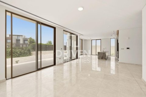 5 bedrooms Villa in Dubai Hills Estate, UAE No. 212587 4