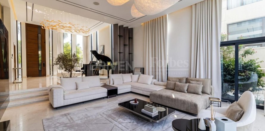 Villa de 5 dormitorios en Jumeirah Park, UAE No. 214128