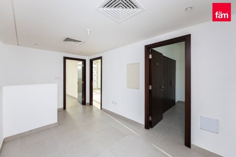 3 bedrooms Townhouse in Dubai, UAE No. 120448 8
