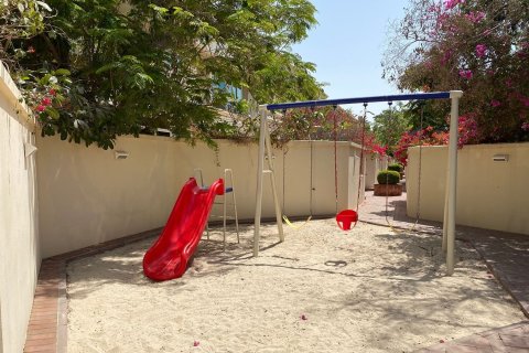 Villa de 4 dormitorios en Al Safa, UAE No. 215362 12