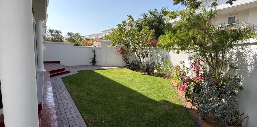 Villa de 4 dormitorios en Al Safa, UAE No. 215362