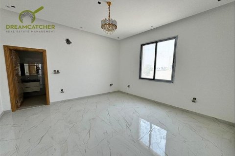 Вилла с 6 спальнями в Seih Al Uraibi, ОАЭ №34207 17