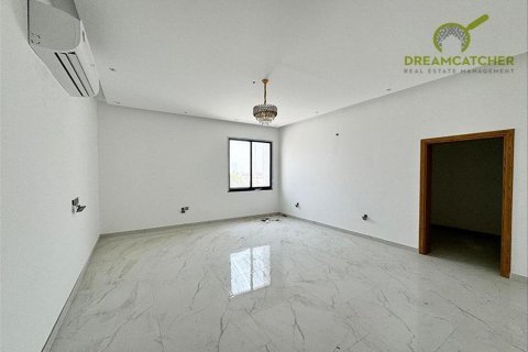 Вилла с 6 спальнями в Seih Al Uraibi, ОАЭ №34207 11