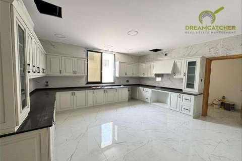 Вилла с 6 спальнями в Seih Al Uraibi, ОАЭ №34207 8