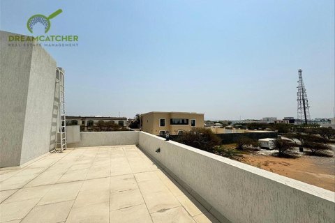 Вилла с 6 спальнями в Seih Al Uraibi, ОАЭ №34207 20
