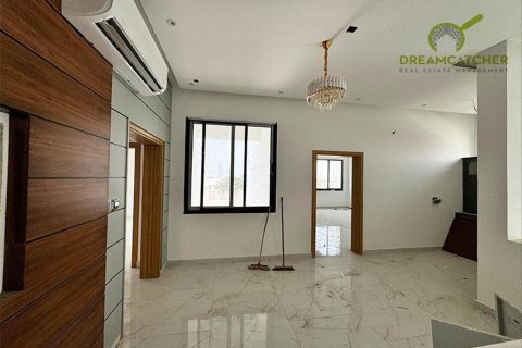 Вилла с 6 спальнями в Seih Al Uraibi, ОАЭ №34207 9