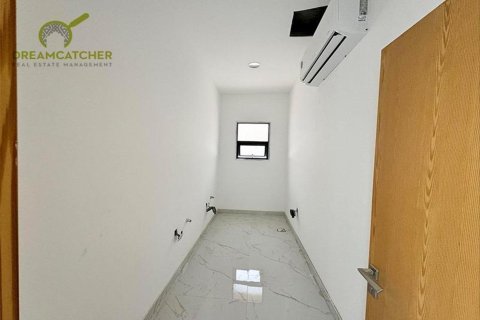 Вилла с 6 спальнями в Seih Al Uraibi, ОАЭ №34207 5