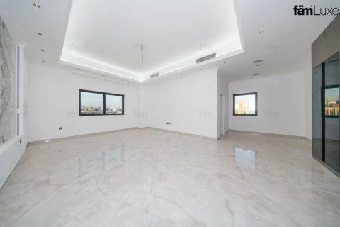 6 bedrooms Villa in Dubai, UAE No. 151907 12