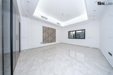 6 bedrooms Villa in Dubai, UAE No. 151907 19