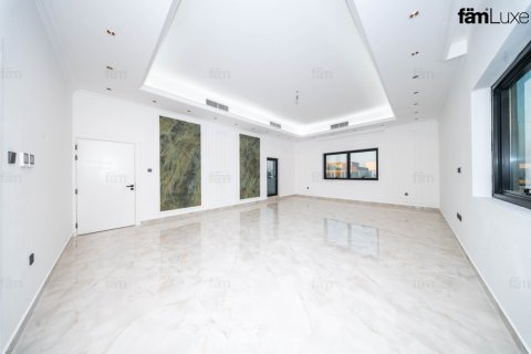 6 bedrooms Villa in Dubai, UAE No. 151907 17