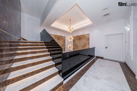 6 bedrooms Villa in Dubai, UAE No. 151907 10
