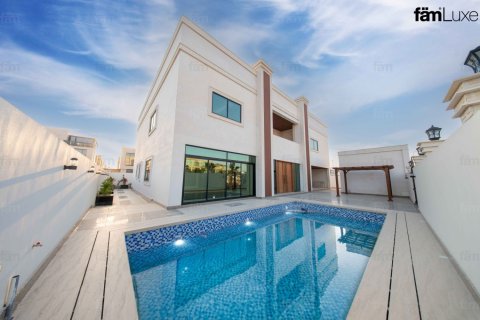 6 bedrooms Villa in Dubai, UAE No. 151907 9