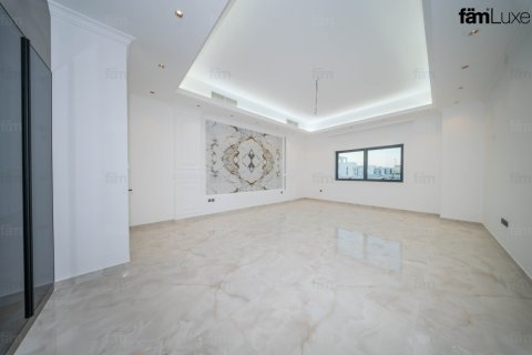 6 bedrooms Villa in Dubai, UAE No. 151907 15