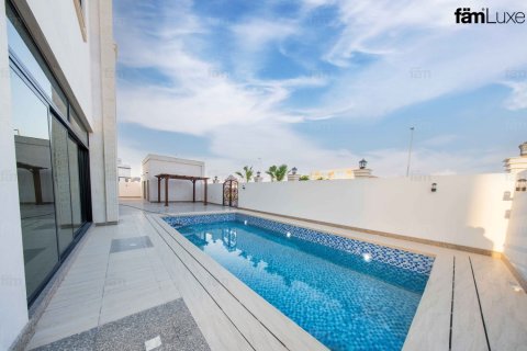 6 bedrooms Villa in Dubai, UAE No. 151907 7
