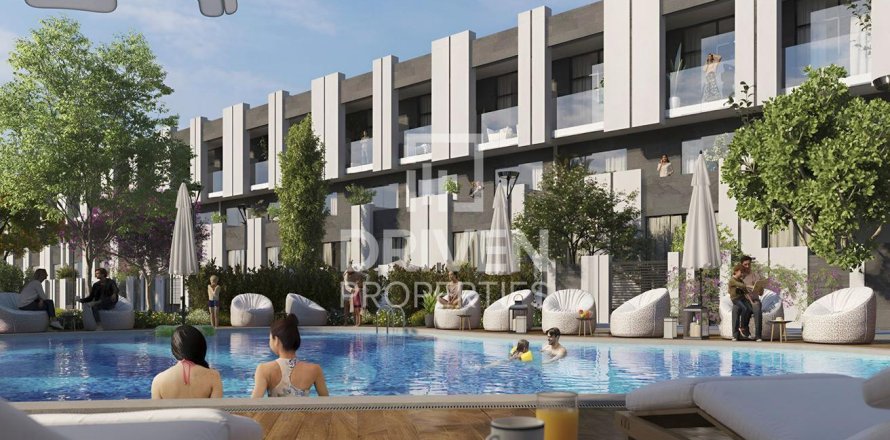 4 bedrooms Villa in Dubai, UAE No. 211858