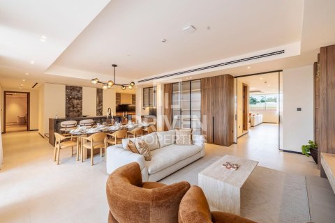 3 bedrooms Penthouse in Jumeirah, UAE No. 212533