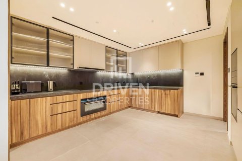 3 bedrooms Penthouse in Jumeirah, UAE No. 212533 14